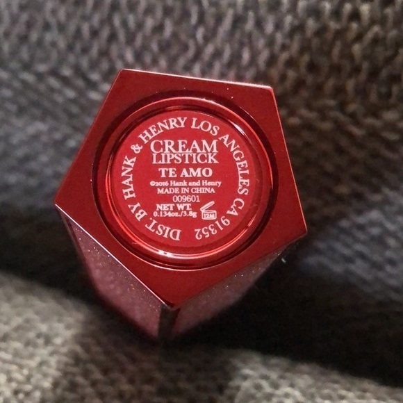 NEW Hank & Henry Satin Cream Lipstick In Te Amo - Picture 15 of 15